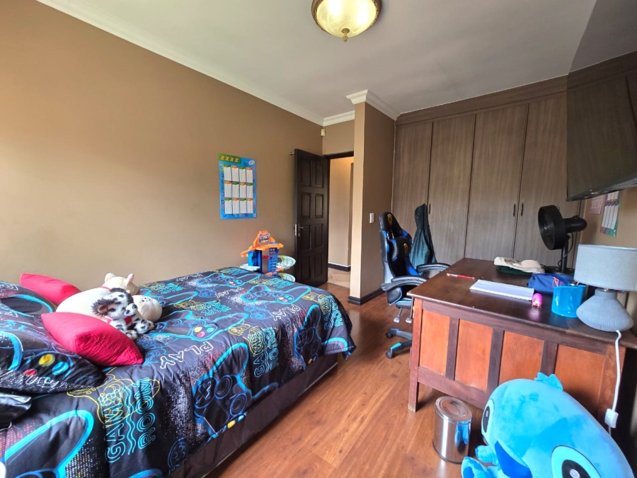 To Let 4 Bedroom Property for Rent in Melodie North West